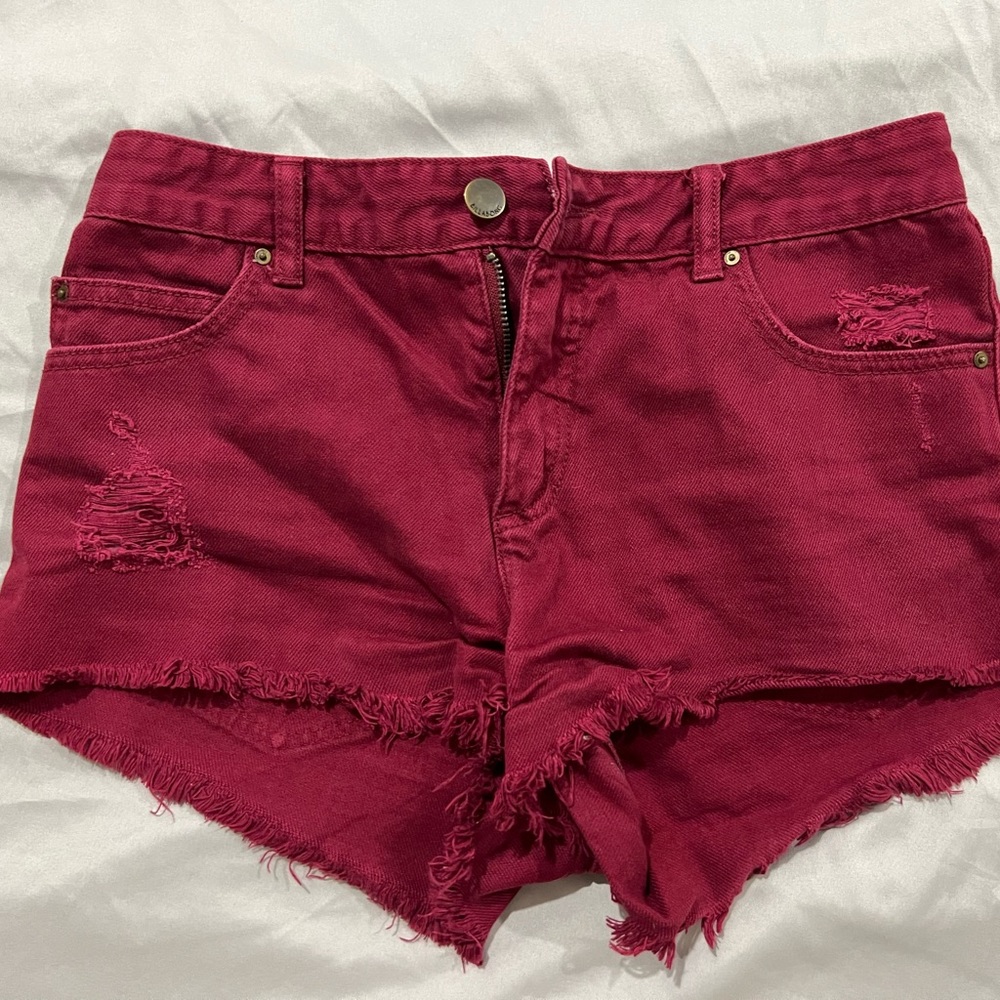 Billabong red denim shorts!